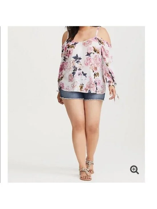Torrid White Floral Cold Shoulder Top - 0 - Picture 8 of 11